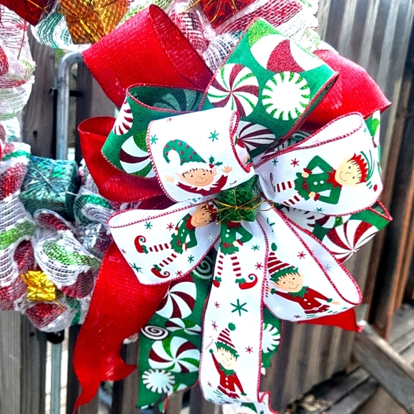 Christmas Elf Wreath Deco Mesh Bow - Picture 9 of 11